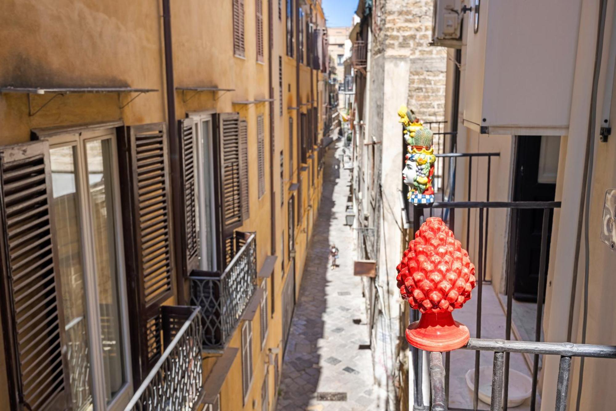 Agata E Rosalia 2 Bedroom Flat At The Quattro Canti Palermo Exterior photo